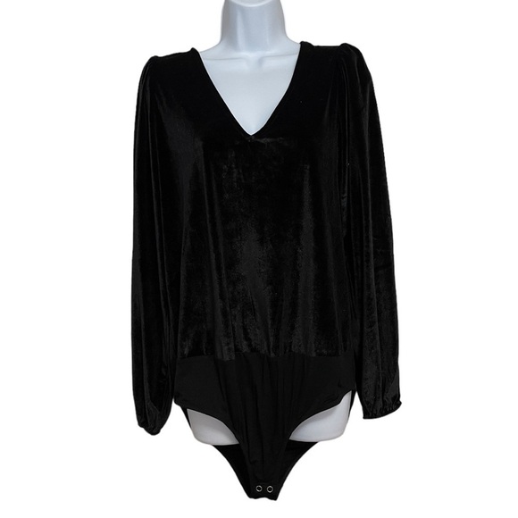 NWT Torrid V-Neck Velvet Long Sleeve Bodysuit - Picture 3 of 8